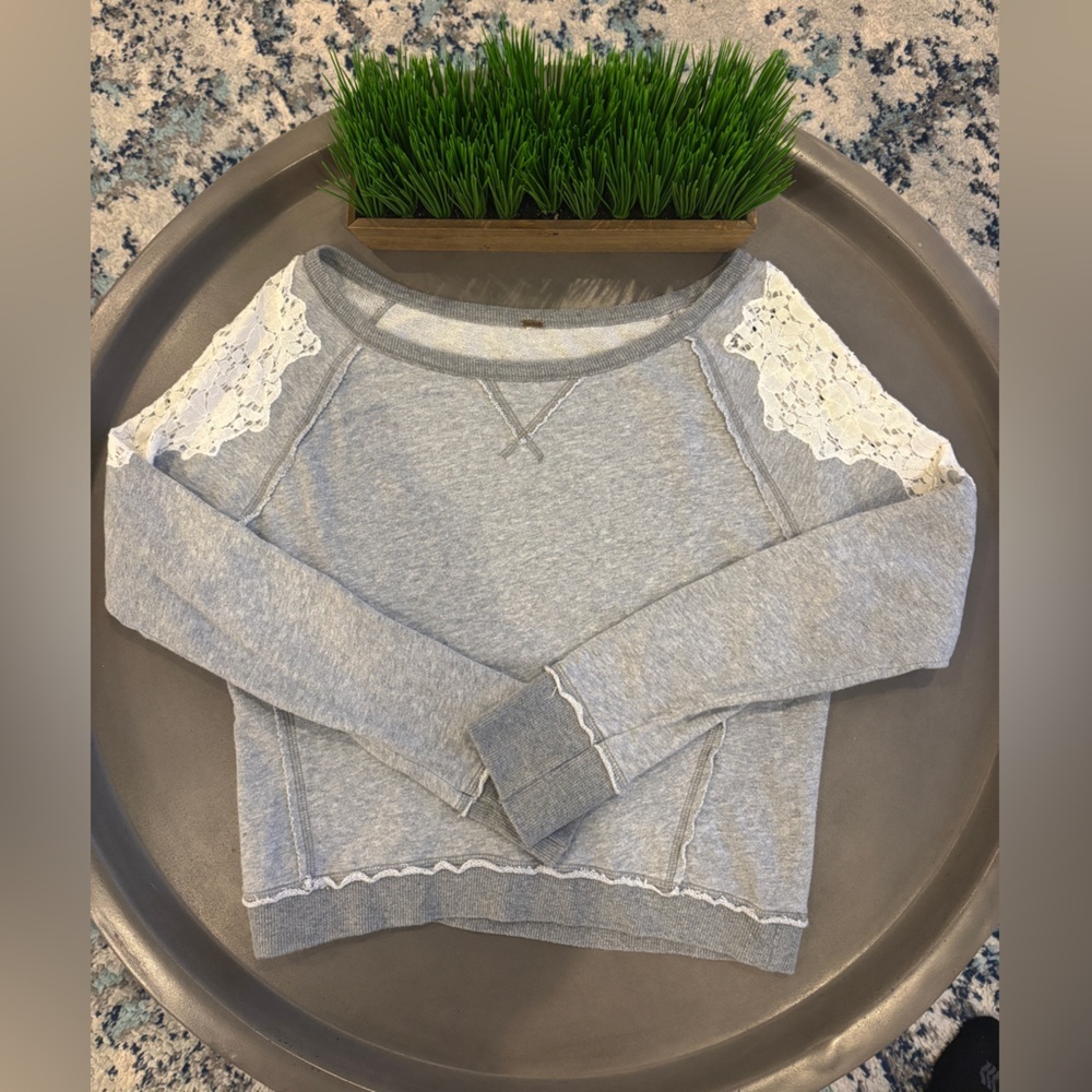 Free People Angel Tattered sweater in gray Size Small